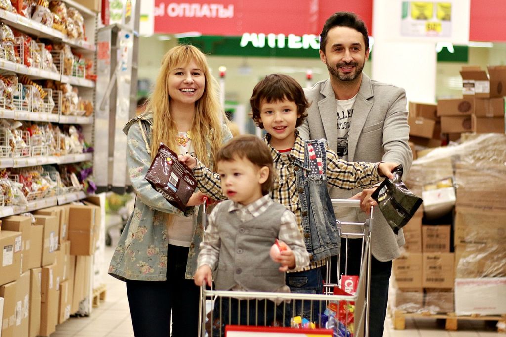 Consumo em supermercados cresceu 4% em julho, aponta Abras