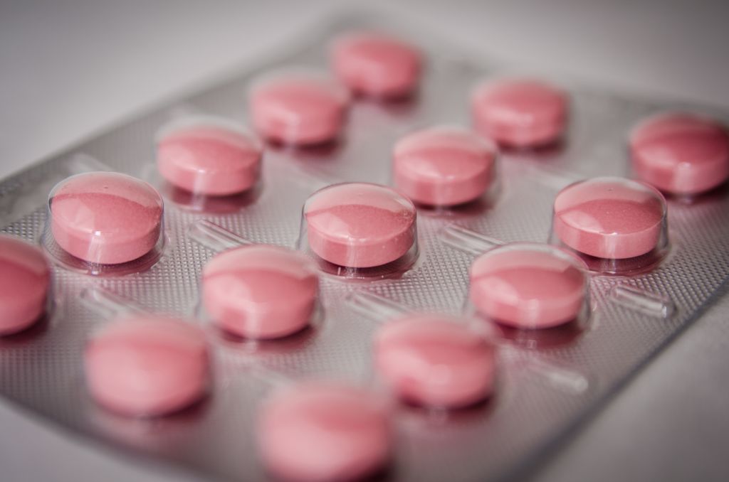 Sete em cada dez brasileiros temem comprar medicamentos pela internet